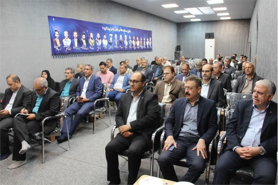 دیدار صمیمانه زیر مجموعه وزارت تعاون، کار و رفاه اجتماعی استان با نماینده ولی فقیه به مناسبت هفته کارگر